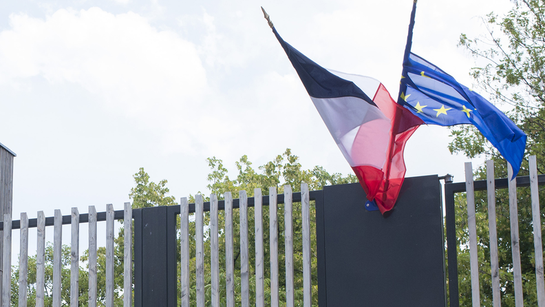 Drapeau français et européen