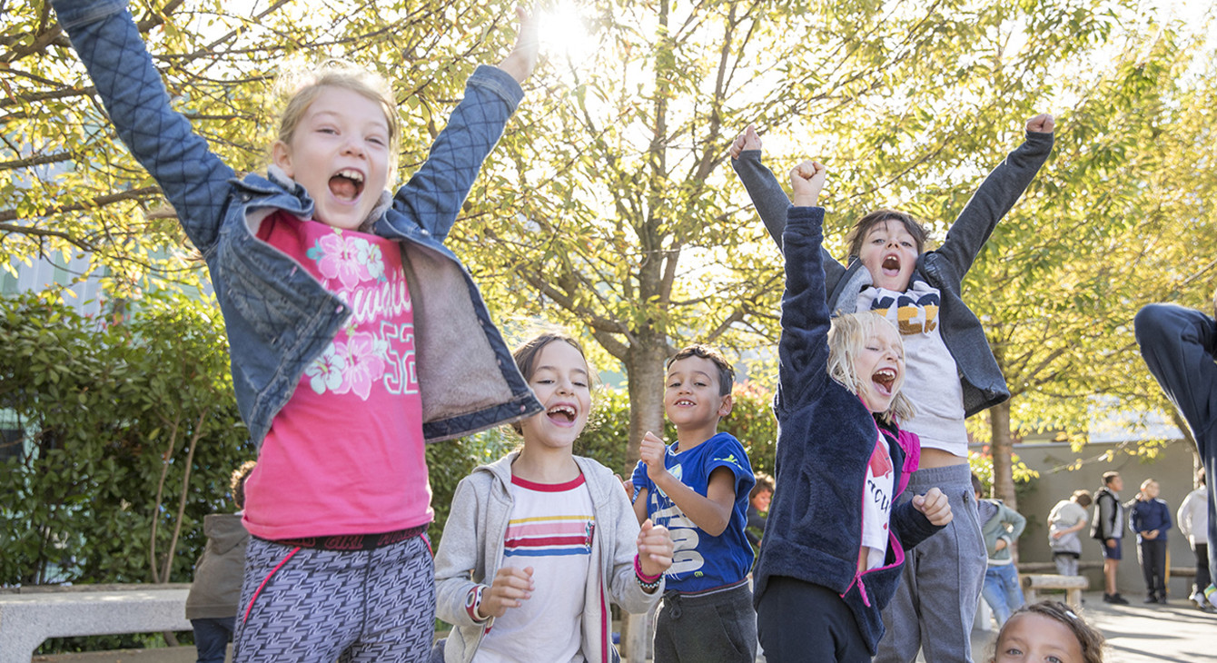 Calendrier Scolaire 2023-2024 ≡ Dates Officielles des vacances scolaires