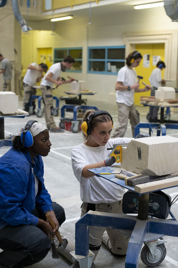12 mesures pour faire du lycée professionnel un choix d'avenir pour les jeunes et les entreprises