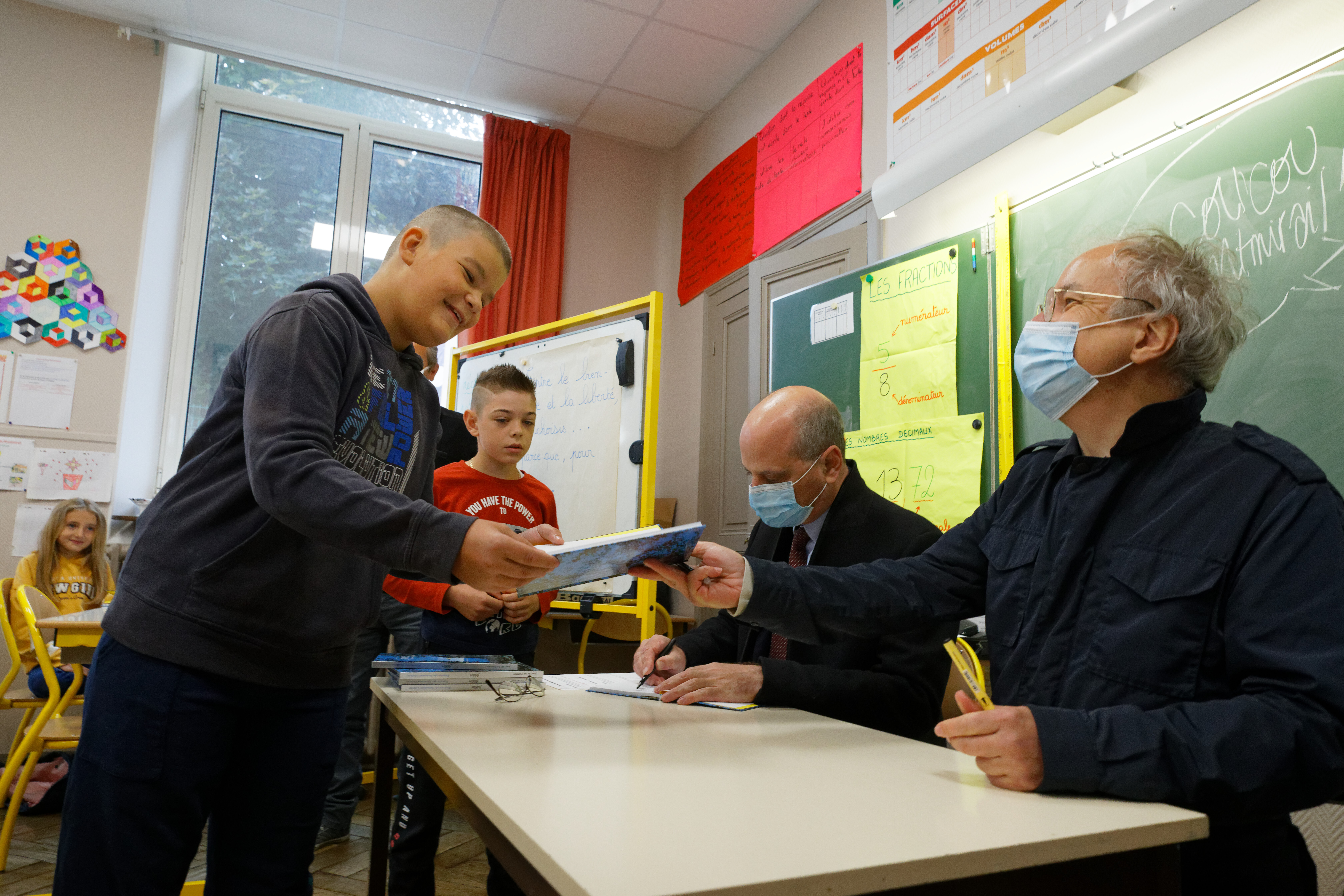 Remise d'un livre pour les vacances 2020 à Montmirail