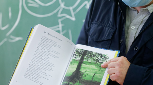 Remise d'un livre pour les vacances 2020 à Montmirail