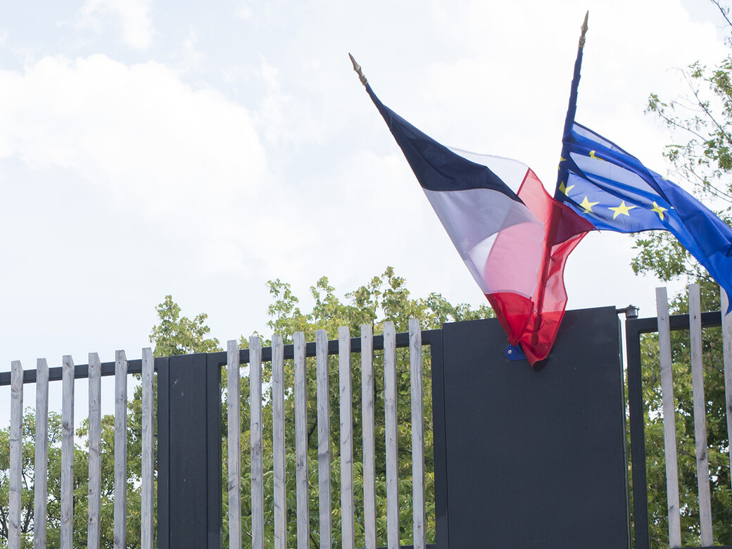 Drapeau français et européen
